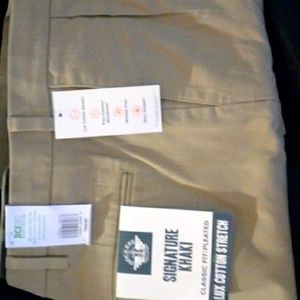 Dockers signature khaki